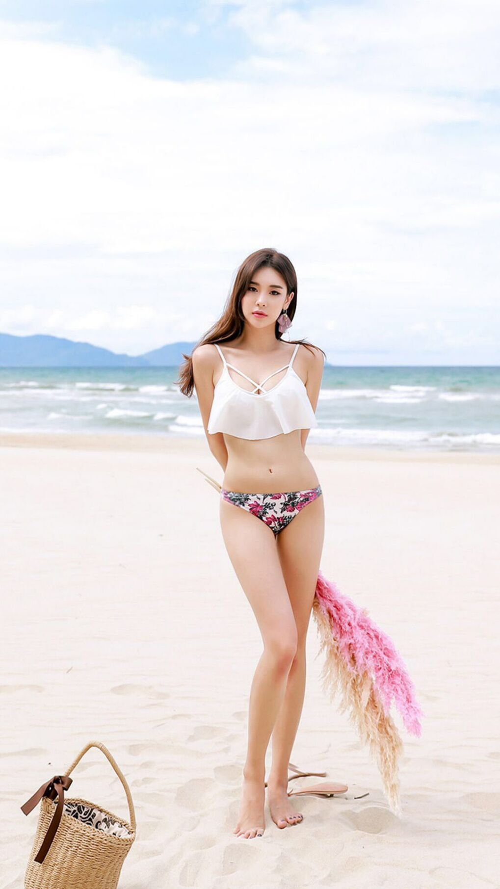 IM体官网-季后赛悬念升温，几支球队实力不相上下，季后赛球员