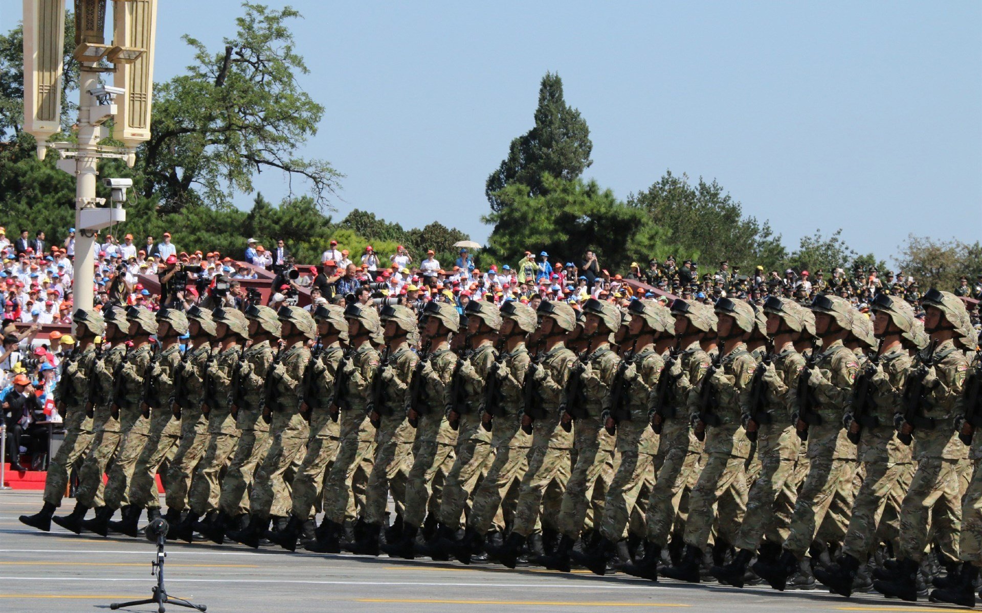 im体育app官网-上海海港中场球员发挥关键作用，上海海港主场球衣