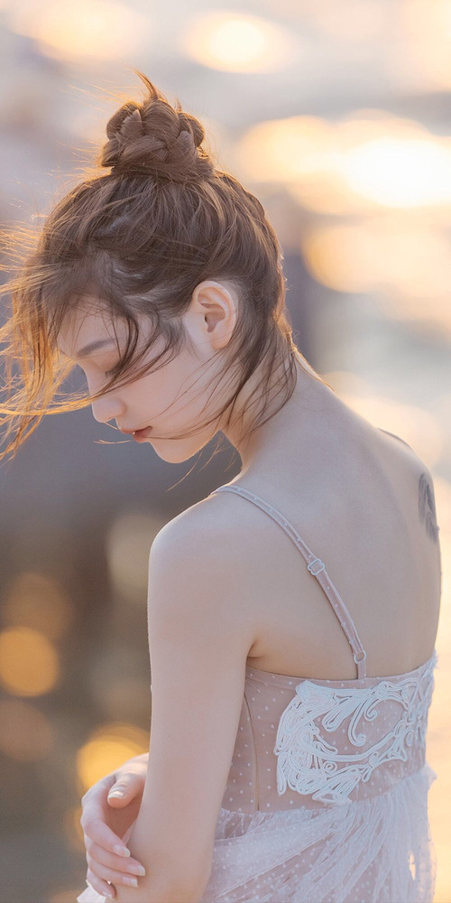 詹姆斯三双成常态,湖人场上领袖无人能及,詹姆斯准三双 湖人惜败热火