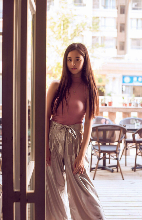 詹姆斯三双成常态,湖人场上领袖无人能及,詹姆斯生涯三双