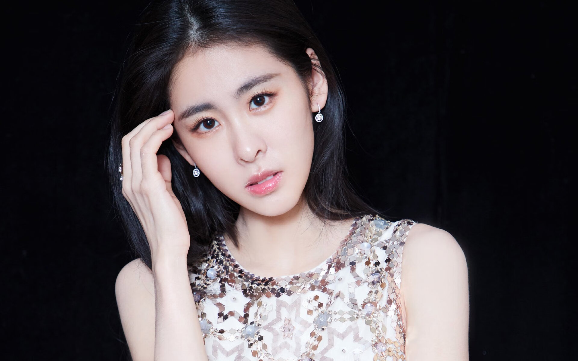 im体育官网登录-曼联防守端提升零封成为关键因素，曼联0-1