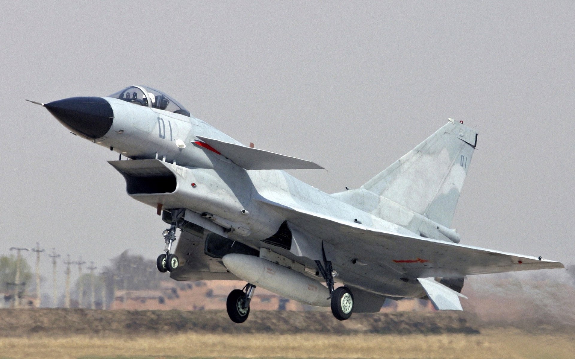 田径专项训练场引入智能环境控制设备,田径场设施