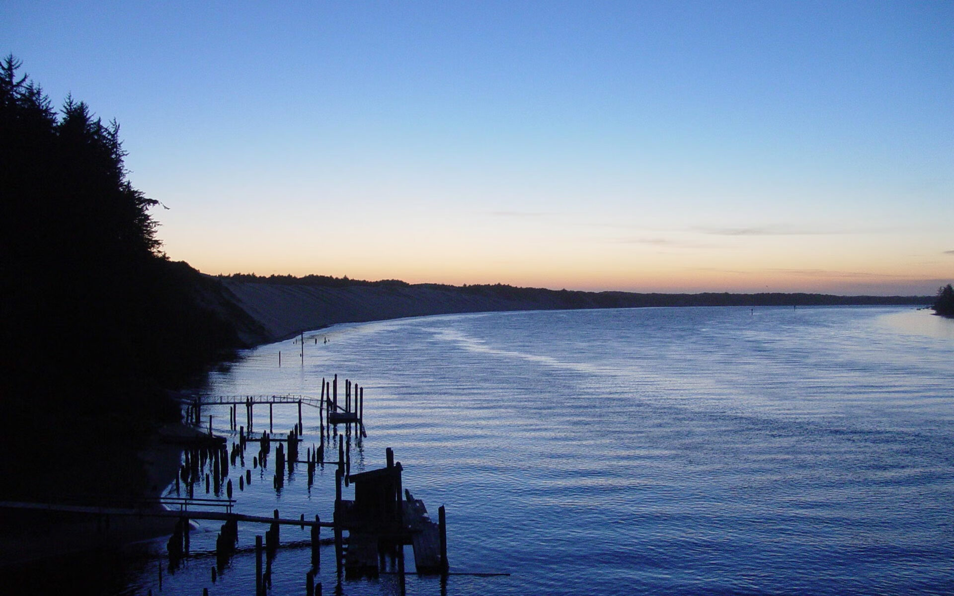 英超冲刺激烈:悬念重重,精彩不断!,英超争4